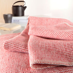 Плед 1,5-спальный Biederlack Summer Pearl red 796370/150200 vrdm