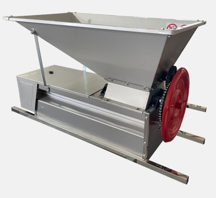 Дробилка ручная для винограда с гребнеотделителем "Виномастер", полностью из нержавейки Csmg Дробилка ручная для винограда с гребнеотделителем "Виномастер", полностью из нержавейки Csmg